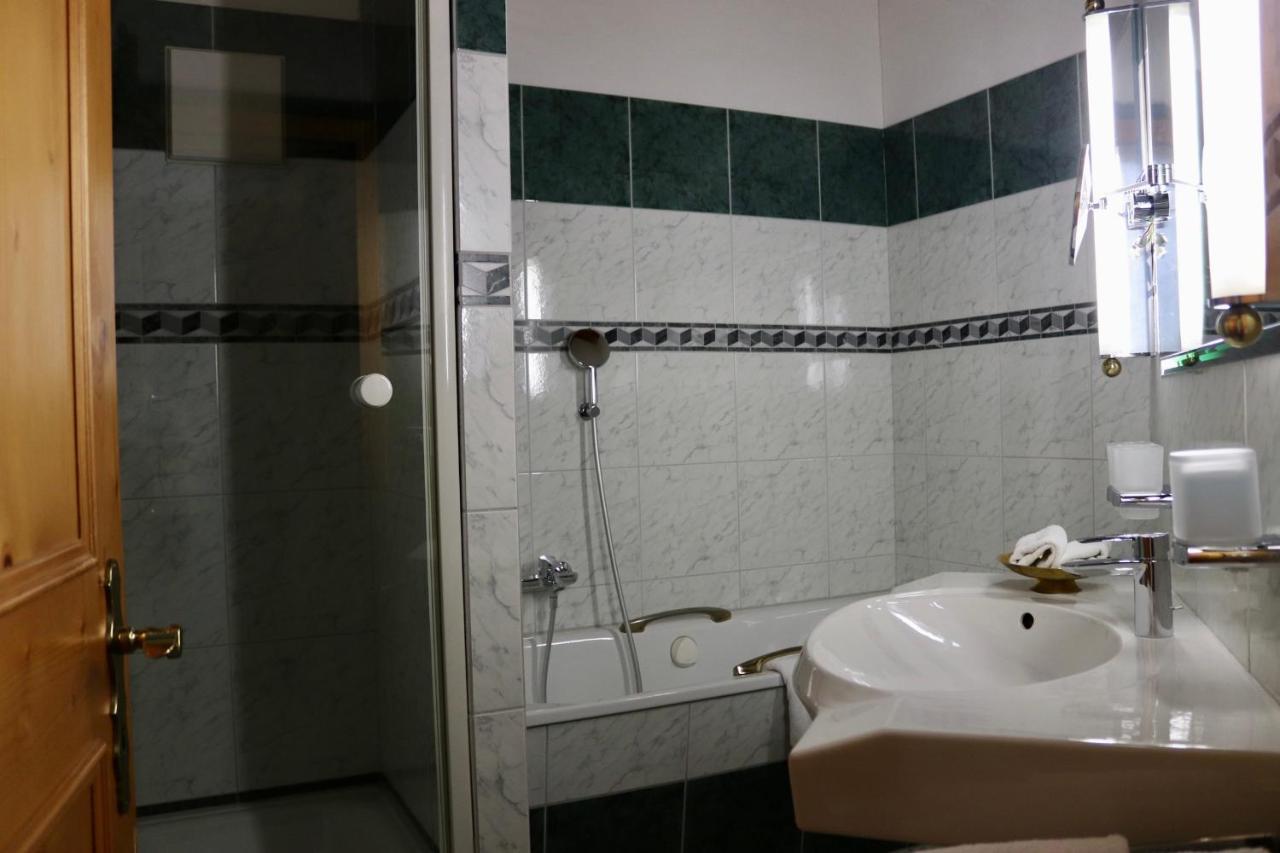 לנזרהיידה Hotel Spescha מראה חיצוני תמונה
