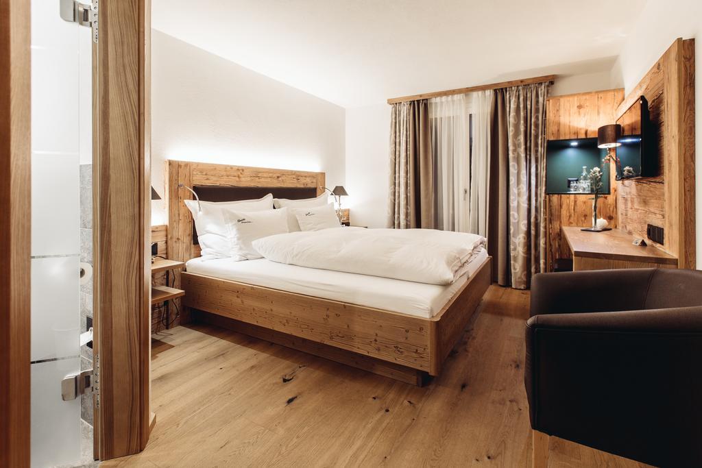 לנזרהיידה Hotel Spescha חדר תמונה