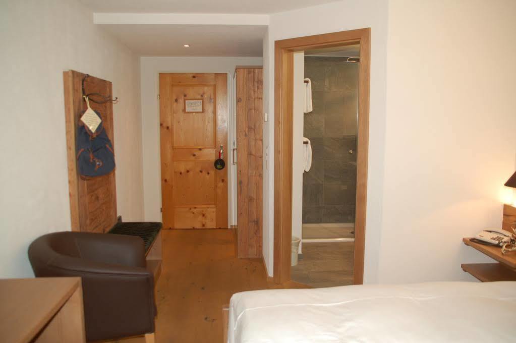 לנזרהיידה Hotel Spescha מראה חיצוני תמונה